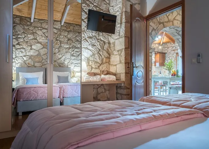 Villa Tramonto With Private Heated Pool, By Zantewize *