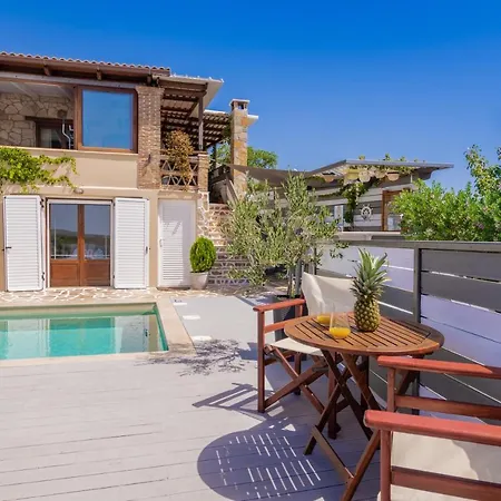 Tramonto With Private Heated Pool, By Zantewize * Volimes