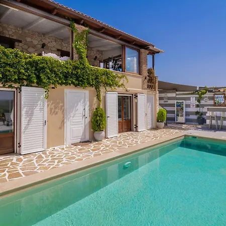 Villa Tramonto With Private Heated Pool, By Zantewize *