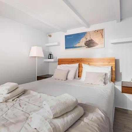 Tramonto With Private Heated Pool, By Zantewize Villa Volímai