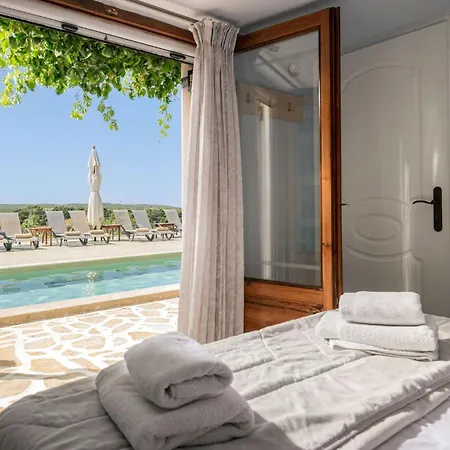 Tramonto With Private Heated Pool, By Zantewize