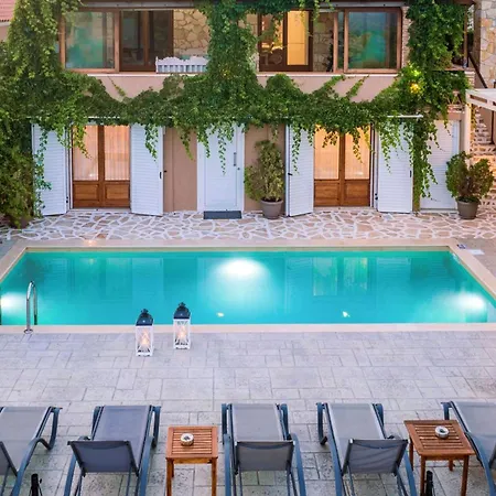 Tramonto With Private Heated Pool, By Zantewize Volímai