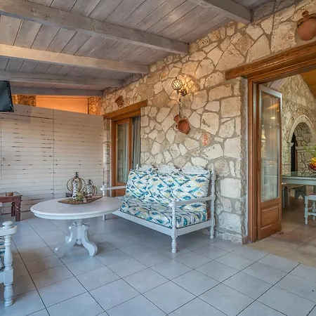 Tramonto With Private Heated Pool, By Zantewize Volimes