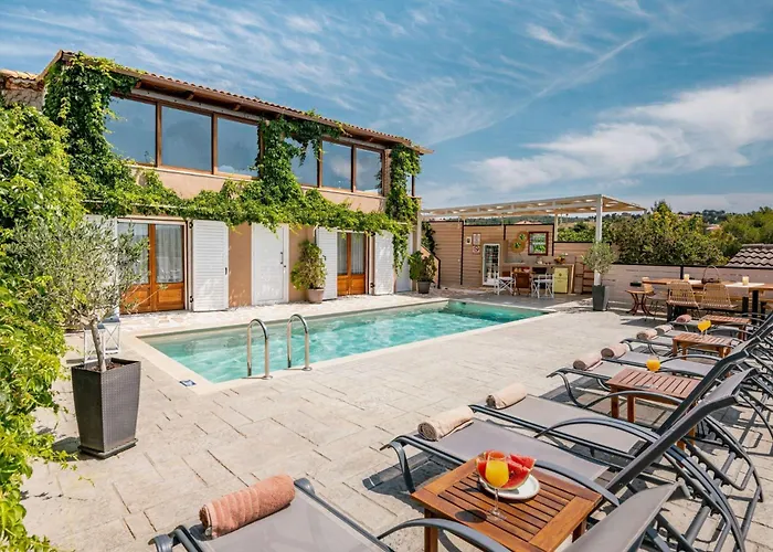 Tramonto With Private Heated Pool, By Zantewize