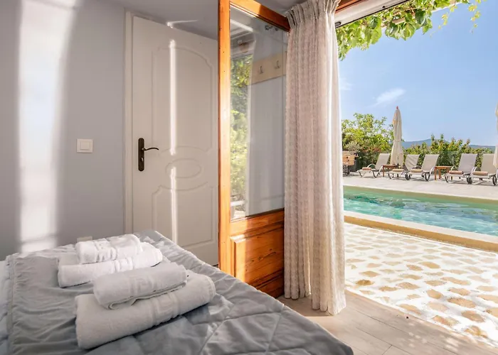 Tramonto With Private Heated Pool, By Zantewize Villa