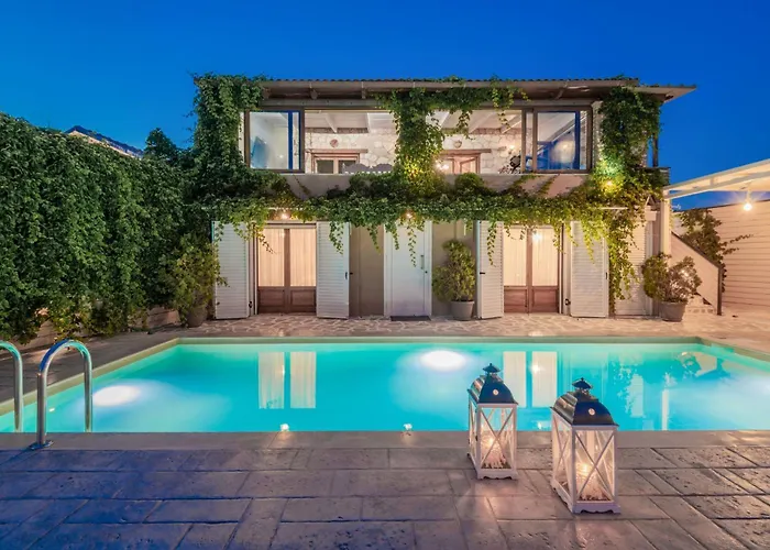Tramonto With Private Heated Pool, By Zantewize Volímai