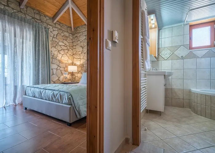 Tramonto With Private Heated Pool, By Zantewize Volímai