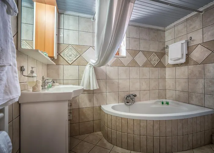 Tramonto With Private Heated Pool, By Zantewize *