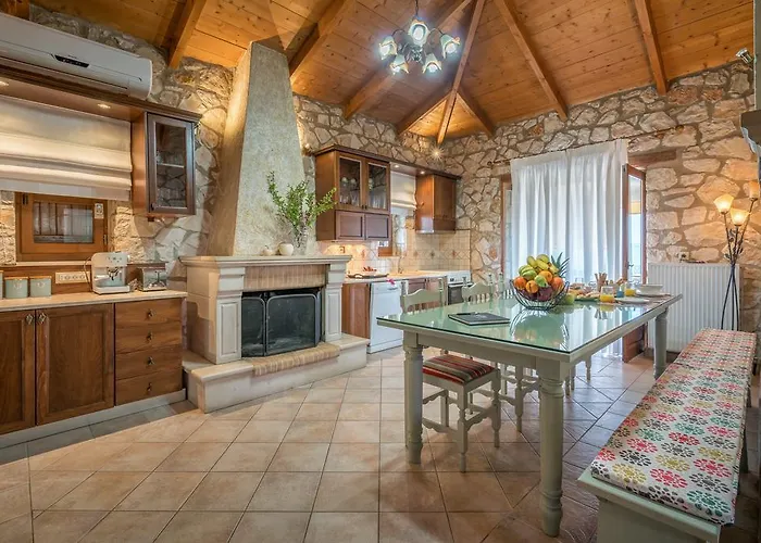 Tramonto With Private Heated Pool, By Zantewize Vilă