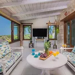 Tramonto With Private Heated Pool, By Zantewize