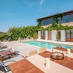 Vila Tramonto With Private Heated Pool, By Zantewize