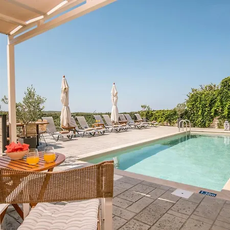 别墅 Tramonto With Private Heated Pool, By Zantewize *