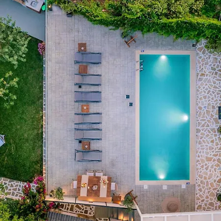 别墅 Tramonto With Private Heated Pool, By Zantewize Volímai