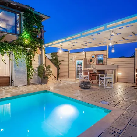 Tramonto With Private Heated Pool, By Zantewize *