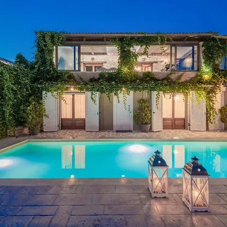Tramonto With Private Heated Pool, By Zantewize Volímai