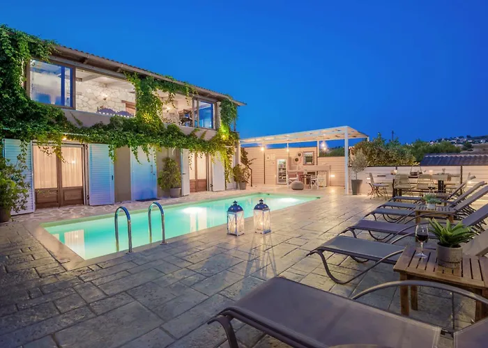 فيلة Tramonto With Private Heated Pool, By Zantewize *