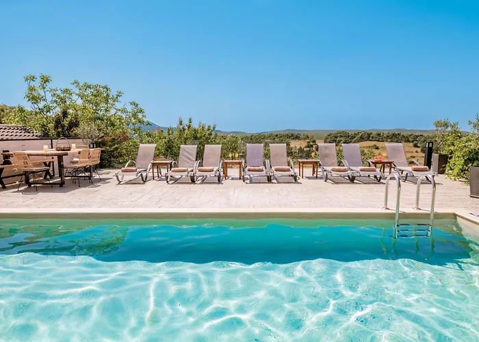 Tramonto With Private Heated Pool, By Zantewize